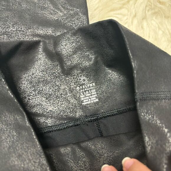 Offline by Aerie Faux Leather Leggings size Small - Picture 5 of 8